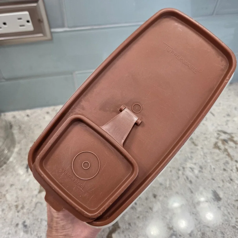 Vintage Tupperware Modular‎ Mate Super Oval 4 Brown Flip Top Pour Lid Container